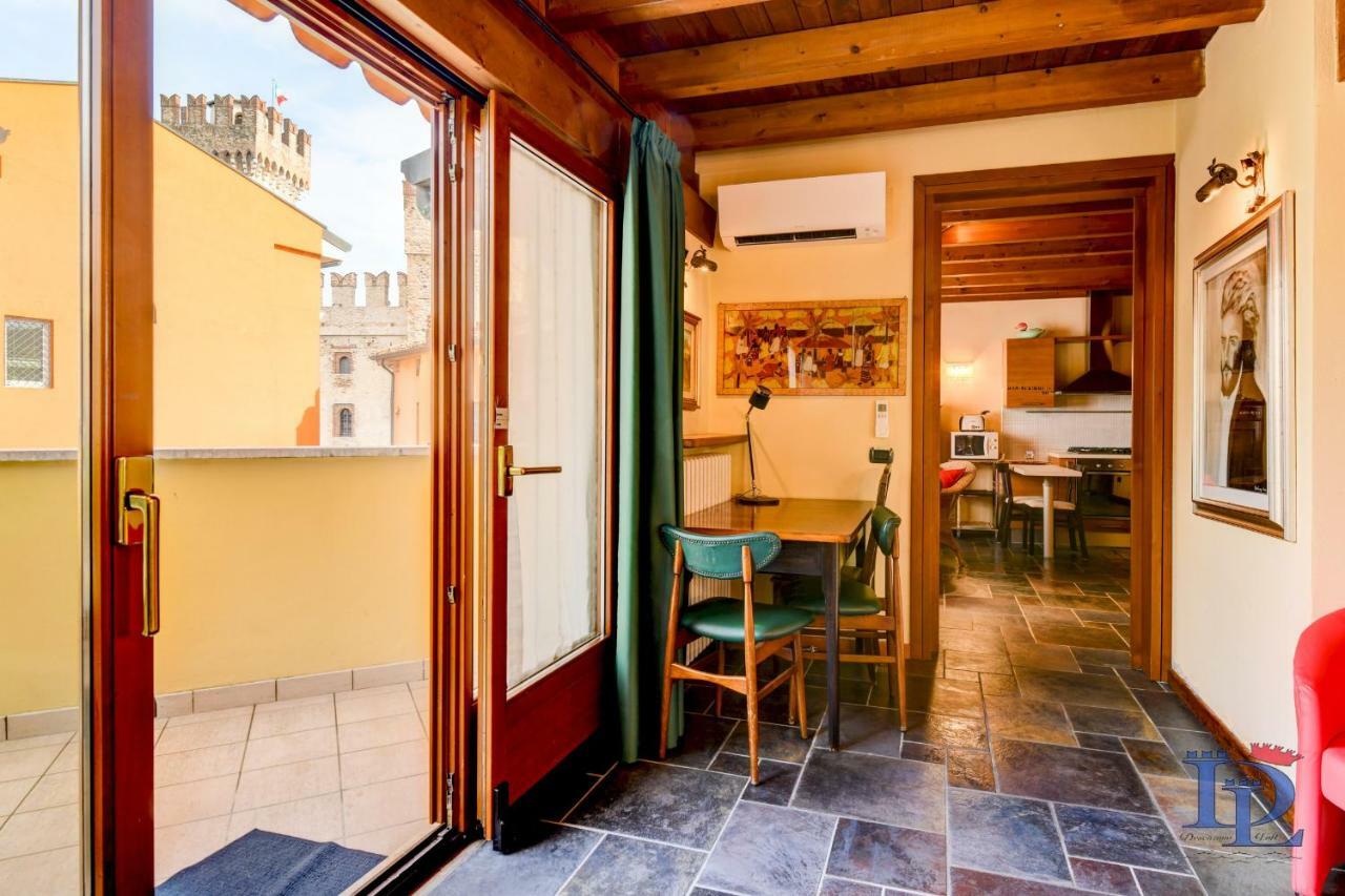 Desenzanoloft Official Partner Marriott Homes & Villas -Penthouse Never Say Never Sirmione Castle View Exterior foto